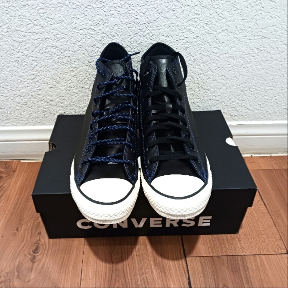 Converse - Picture 2 of 4